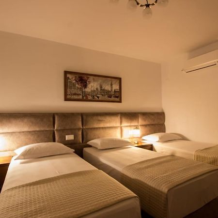 Hotel Fantasy Gjirokastër Buitenkant foto